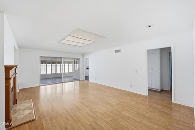 Beautiful 2-bedroom, 2-bath home located in a highly desirable - photo 4
