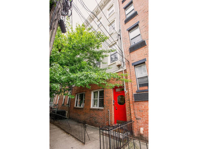 Bright and inviting 2-bedroom, 2-bath home located on one of - photo 17