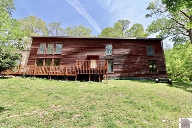 **Unique Lakeside Retreat in Kuttawa!** Discover one of the most - photo 1