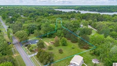 Beautifully remodeled Lake home on 2.16 acres with direct access - photo 3