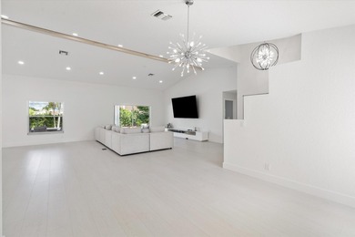 Stunning updated spacious 4 bed/2 bath pool home in gated - photo 18