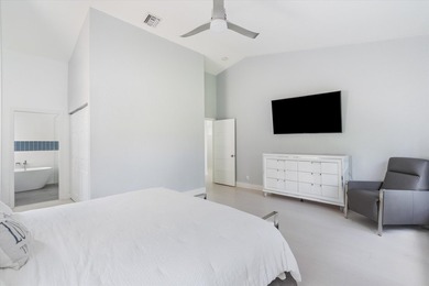 Stunning updated spacious 4 bed/2 bath pool home in gated - photo 20