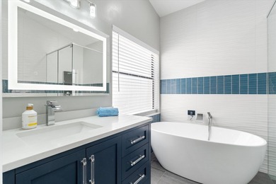 Stunning updated spacious 4 bed/2 bath pool home in gated - photo 25