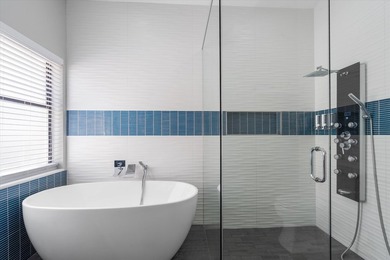 Stunning updated spacious 4 bed/2 bath pool home in gated - photo 26