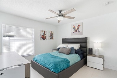 Stunning updated spacious 4 bed/2 bath pool home in gated - photo 27