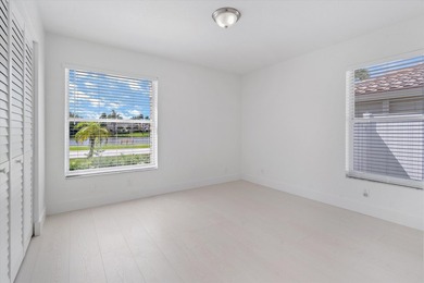 Stunning updated spacious 4 bed/2 bath pool home in gated - photo 35