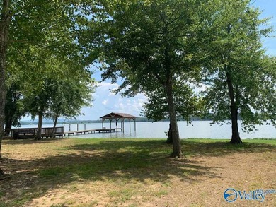 Enjoy extravagant views from the gated community of The Bluffs - photo 10