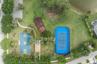 Stunning updated spacious 4 bed/2 bath pool home in gated - photo 49