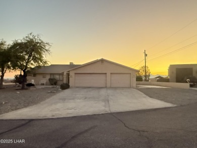 Lake Home Sale Pending in Lake Havasu City, Arizona