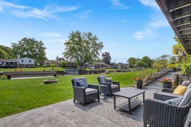 Experience refined waterfront living in this beautiful 4-bedroom - photo 7