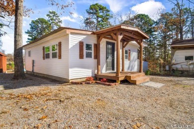 Lake Home For Sale in Bracey, Virginia