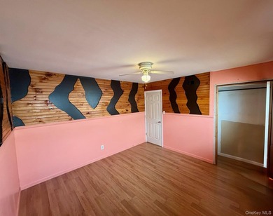Welcome to this charming 3 bedroom, 1 bath home located in the - photo 14