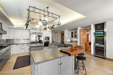 A once-in-a-lifetime opportunity to own a spectacular lakefront - photo 8