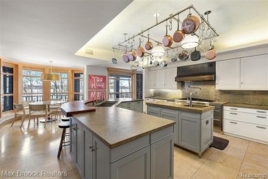 A once-in-a-lifetime opportunity to own a spectacular lakefront - photo 9