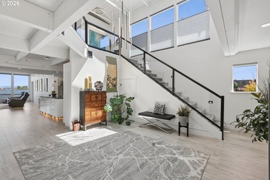Rarely does a floating home of this caliber become available - photo 9