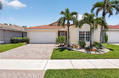 Welcome to this well-maintained Palm Beach residence in Estates - photo 1