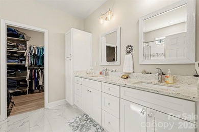 Gorgeous home in the beautiful gated community of Sunset Pointe - photo 15