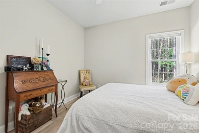 Gorgeous home in the beautiful gated community of Sunset Pointe - photo 18