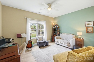 Gorgeous home in the beautiful gated community of Sunset Pointe - photo 19