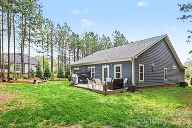 Gorgeous home in the beautiful gated community of Sunset Pointe - photo 24