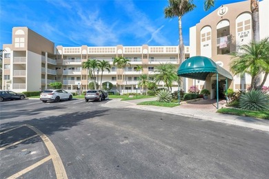Lake Condo For Sale in Tamarac, Florida