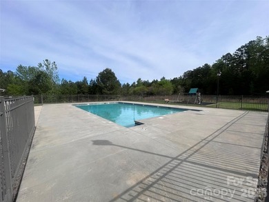 Gorgeous home in the beautiful gated community of Sunset Pointe - photo 36