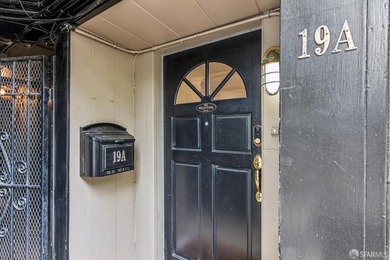 Classic, stylish, and updated. Welcome to this beautiful - photo 3