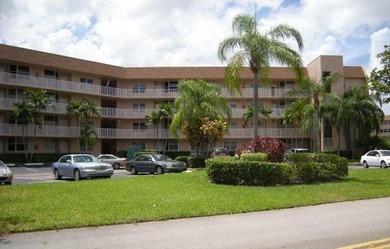 Lake Condo For Sale in Sunrise, Florida