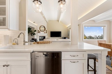 Carmel Pied-A-Terre with Sweeping Ocean Views! Indulge in - photo 12