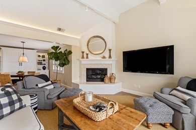 Carmel Pied-A-Terre with Sweeping Ocean Views! Indulge in - photo 17