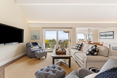 Carmel Pied-A-Terre with Sweeping Ocean Views! Indulge in - photo 18