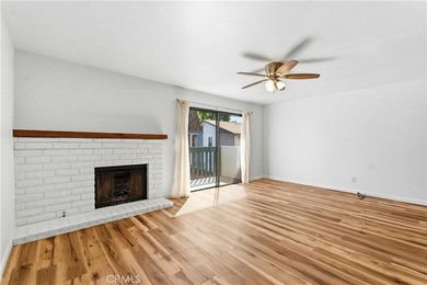 NEWLY REFRESHED END-UNIT IN LOMITA PINES | LIGHT, BRIGHT & - photo 2