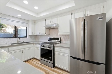 NEWLY REFRESHED END-UNIT IN LOMITA PINES | LIGHT, BRIGHT & - photo 3