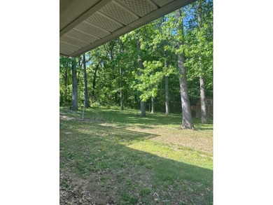 Charming 3 bedroom, 2 bath house with lots of space, right - photo 4