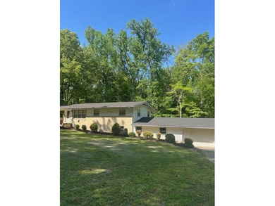 Charming 3 bedroom, 2 bath house with lots of space, right - photo 5