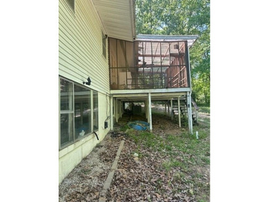 Charming 3 bedroom, 2 bath house with lots of space, right - photo 7