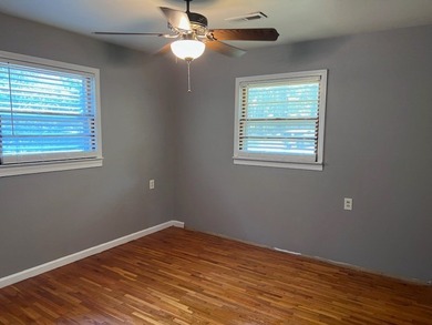 Charming 3 bedroom, 2 bath house with lots of space, right - photo 8
