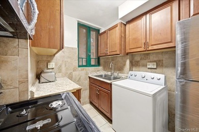 Beautiful 2-Bedroom Condo with Private Terrace Entrance in - photo 12