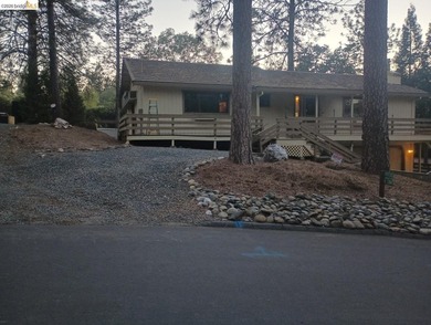 Price Just Reduced!! Discover Unmatched Space and Seclusion on 1 - photo 3
