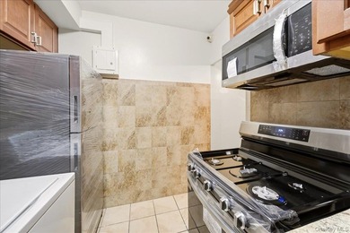 Beautiful 2-Bedroom Condo with Private Terrace Entrance in - photo 13