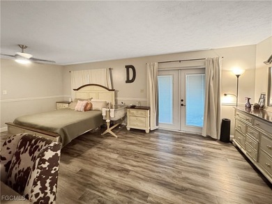 Discover this beautifully updated 4-bedroom, 2-bath home - photo 16