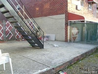Corner Property - Investor's Dream & Income Producer! Discover - photo 4