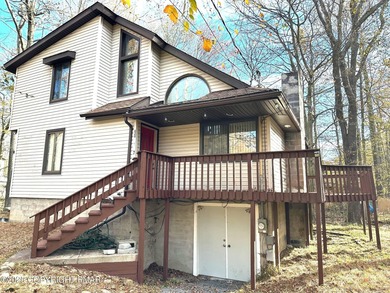 Lake Carobeth Home For Sale in Tobyhanna Pennsylvania