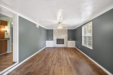 This spacious and versatile home offers 3 bedrooms and 3 - photo 8