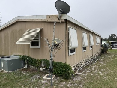 WELCOME HOME!!  Beautifully maintained and upgraded 2 bedroom, 2 - photo 3