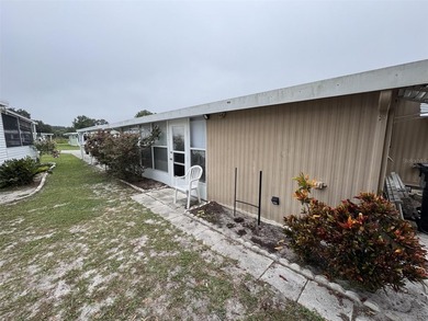 WELCOME HOME!!  Beautifully maintained and upgraded 2 bedroom, 2 - photo 6