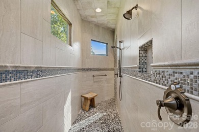 Where luxury meets the water's edge! This exquisite waterfront - photo 12