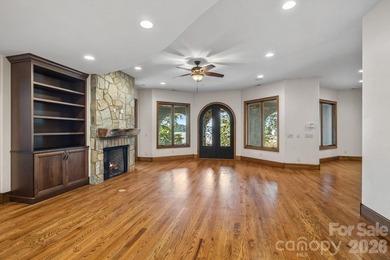 Where luxury meets the water's edge! This exquisite waterfront - photo 15