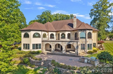 Where luxury meets the water's edge! This exquisite waterfront - photo 23