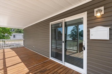 Welcome home to this beautifully updated 3-bedroom, 2-bath home - photo 4
